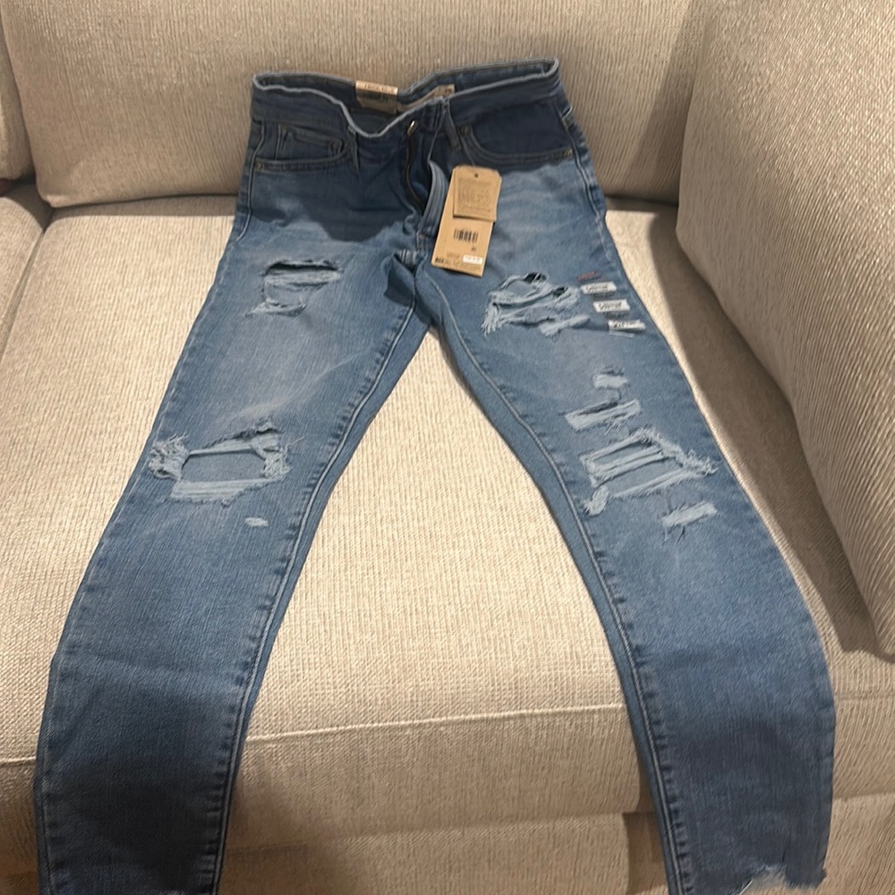 NWT Levi 721 High Rise Distressed Skinny Jeans
